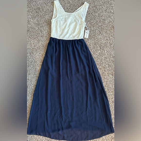 Go Coco maxi dress with open back, size M. New with tag, never worn - Picture 1 of 4